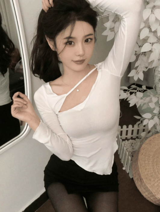 小sao货，极品美穴，特别会玩  射了2次很尽兴